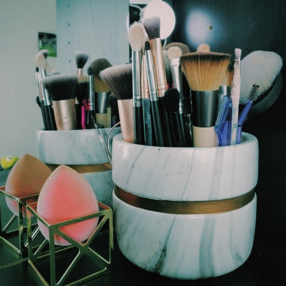 Brush + sponge holder set